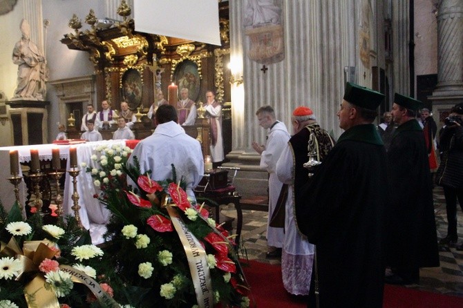 Pogrzeb prof. Jerzego Wyrozumskiego - Msza św.