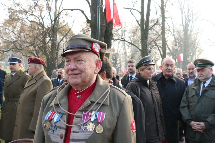 Odsłonięto popiersia zasłużonych Polaków