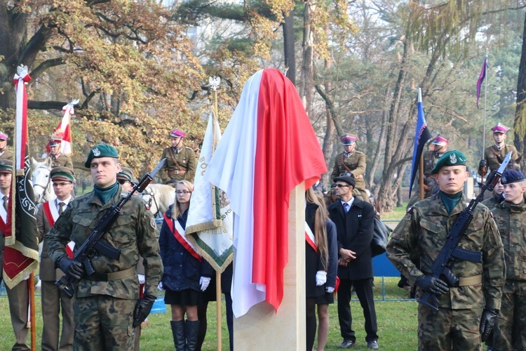 Odsłonięto popiersia zasłużonych Polaków