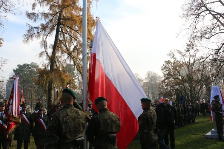 Odsłonięto popiersia zasłużonych Polaków