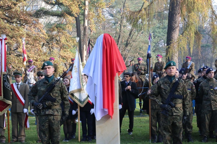 Odsłonięto popiersia zasłużonych Polaków