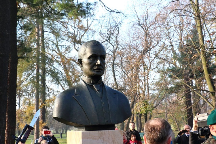 Odsłonięto popiersia zasłużonych Polaków