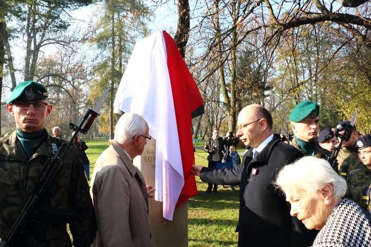 Odsłonięto popiersia zasłużonych Polaków