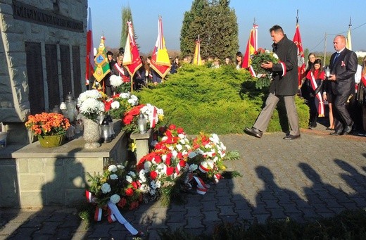 Pisarzowice i ich bohaterowie Niepodleglej