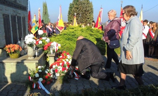 Pisarzowice i ich bohaterowie Niepodleglej
