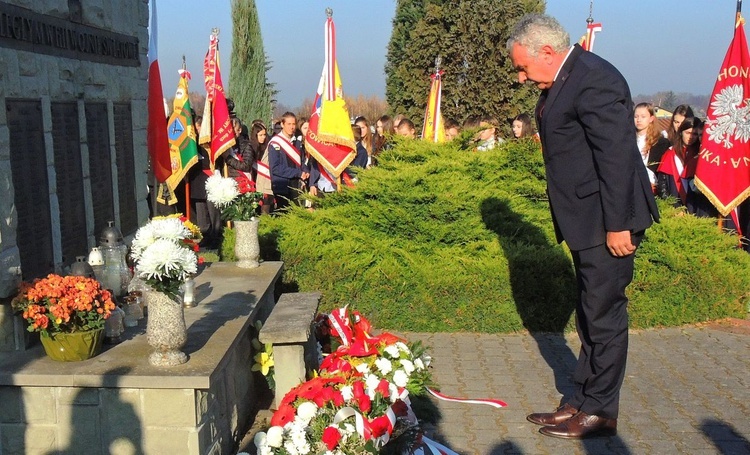 Pisarzowice i ich bohaterowie Niepodleglej