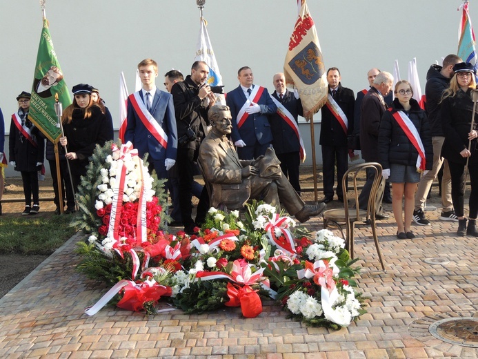 Odsłonięcie pomnika dr. Antoniego Troczewskiego