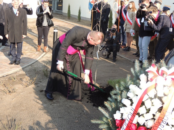 Odsłonięcie pomnika dr. Antoniego Troczewskiego