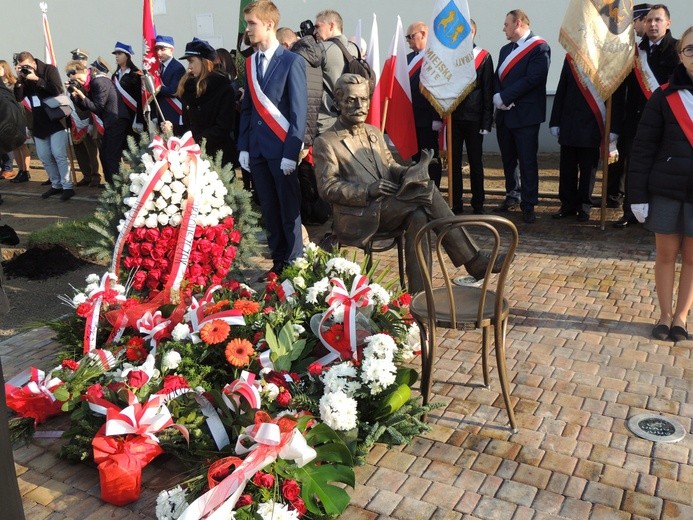 Odsłonięcie pomnika dr. Antoniego Troczewskiego
