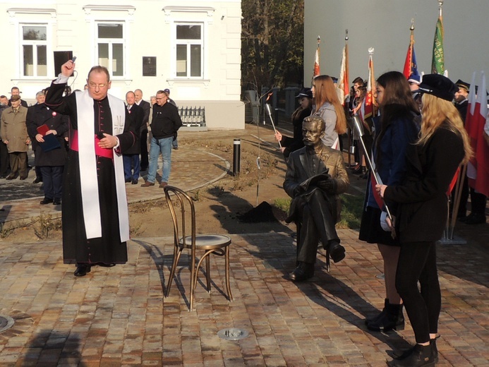 Odsłonięcie pomnika dr. Antoniego Troczewskiego