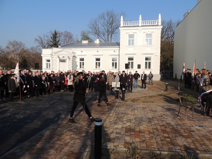 Odsłonięcie pomnika dr. Antoniego Troczewskiego