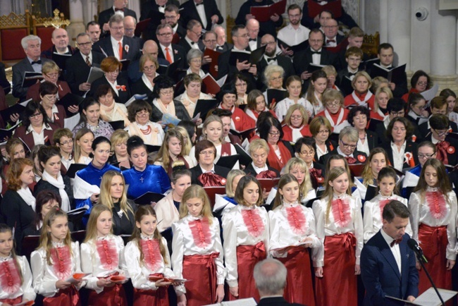 Patriotyczny koncert chórów polonijnych