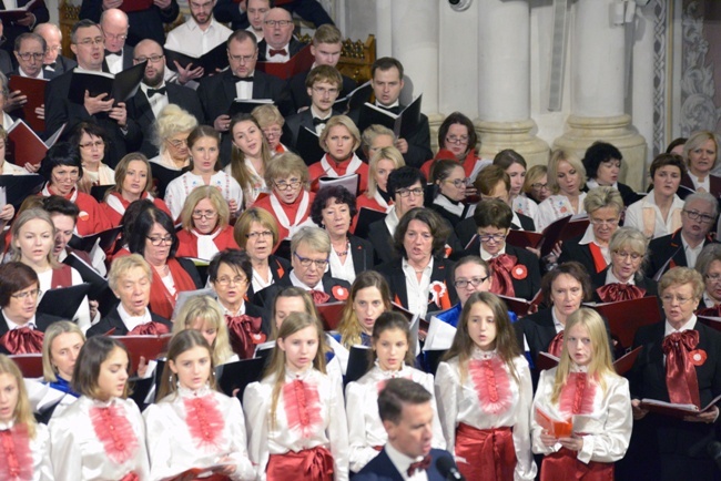 Patriotyczny koncert chórów polonijnych