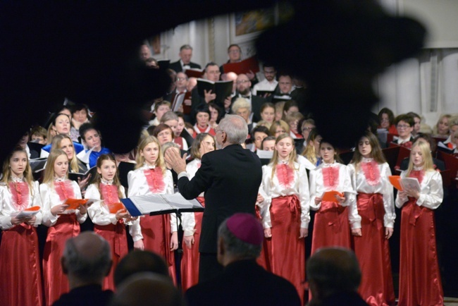 Patriotyczny koncert chórów polonijnych