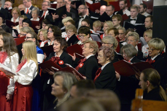 Patriotyczny koncert chórów polonijnych