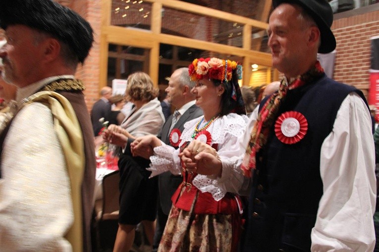 VIII Niepodległościowy Bal Bezalkoholowy
