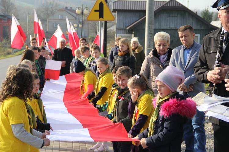 Odsłonięcie pomnika Niepodległości w Jodłowej