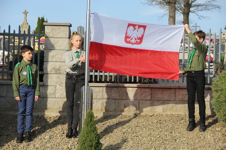 Odsłonięcie pomnika Niepodległości w Jodłowej