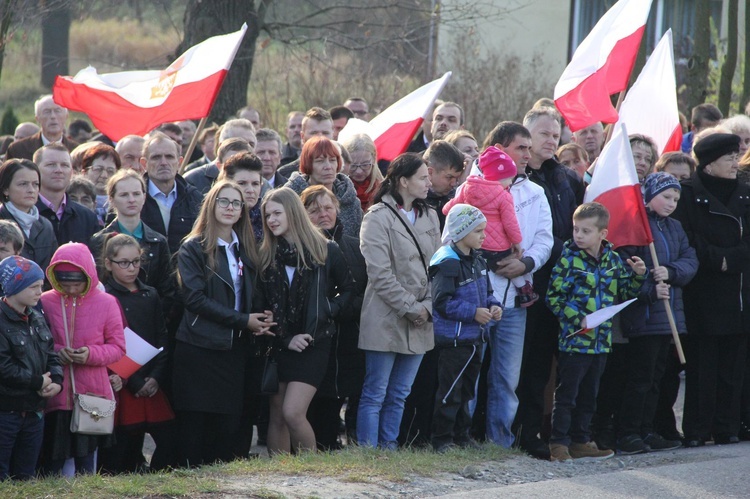 Odsłonięcie pomnika Niepodległości w Jodłowej