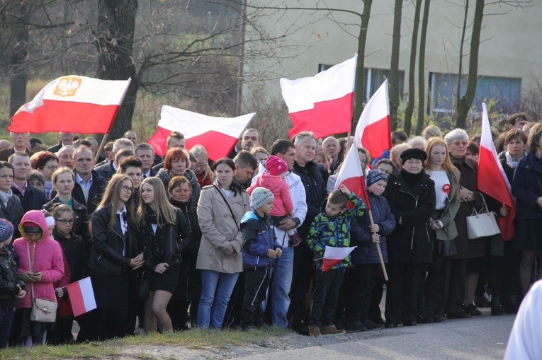 Odsłonięcie pomnika Niepodległości w Jodłowej