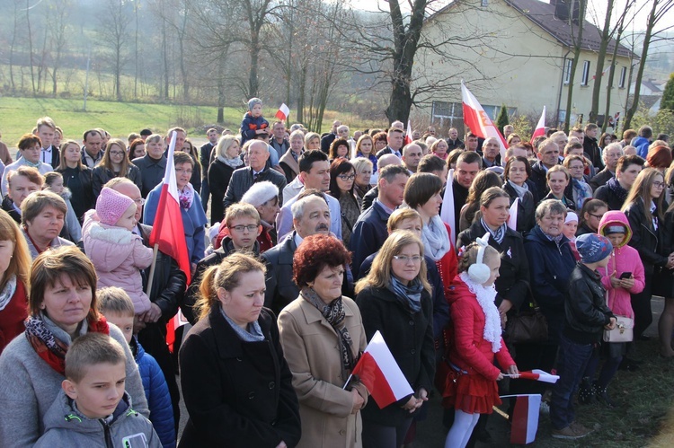 Odsłonięcie pomnika Niepodległości w Jodłowej