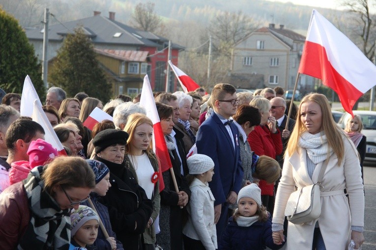 Odsłonięcie pomnika Niepodległości w Jodłowej
