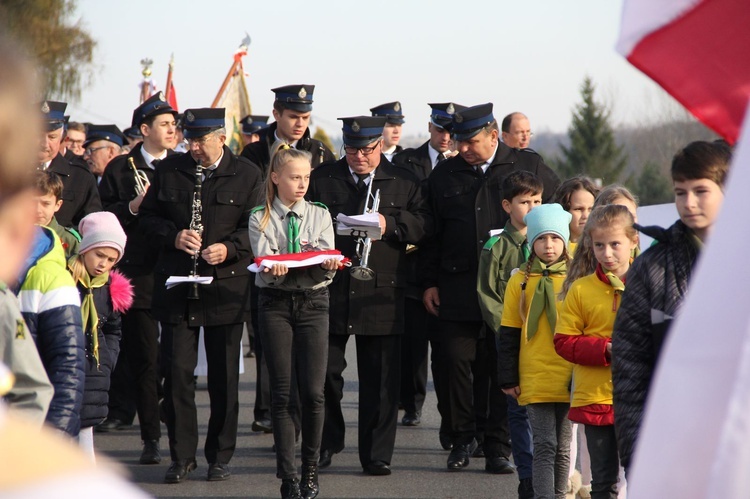 Odsłonięcie pomnika Niepodległości w Jodłowej