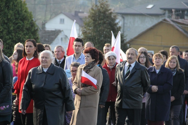 Odsłonięcie pomnika Niepodległości w Jodłowej