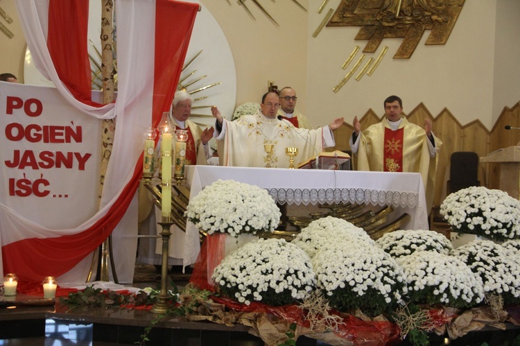 Odsłonięcie pomnika Niepodległości w Jodłowej