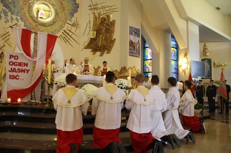 Odsłonięcie pomnika Niepodległości w Jodłowej