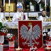 bp Ignacy Dec w strzegomskiej bazylice podczas Mszy św. za ojczyznę