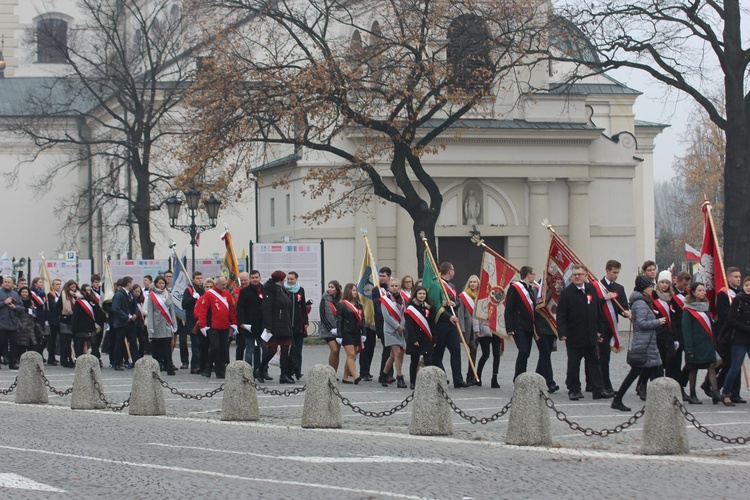 Uroczystości ku czci św. Wiktorii w Łowiczu - procesja