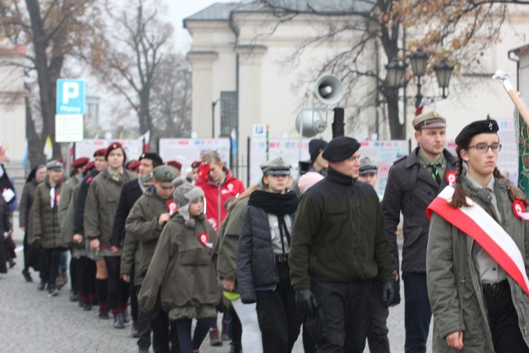 Uroczystości ku czci św. Wiktorii w Łowiczu - procesja