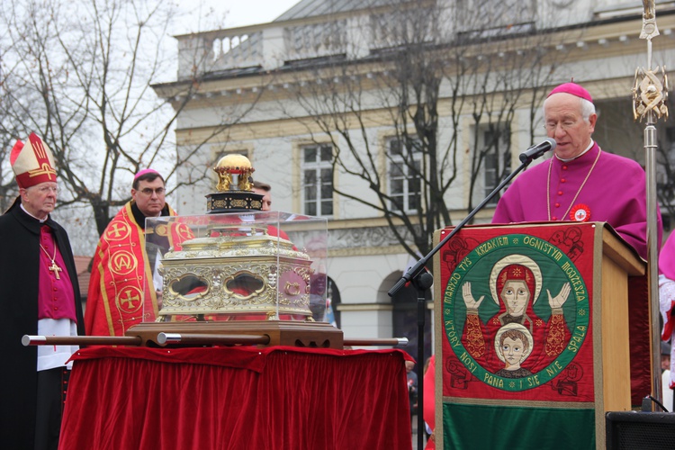 Uroczystości ku czci św. Wiktorii w Łowiczu - procesja