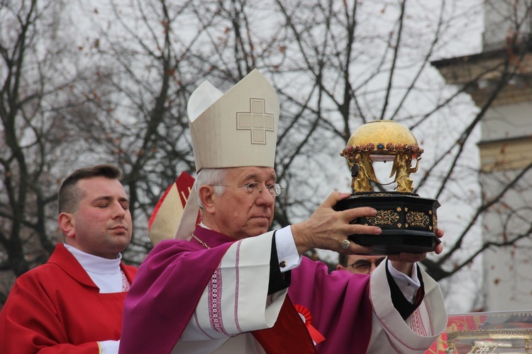 Uroczystości ku czci św. Wiktorii w Łowiczu - procesja