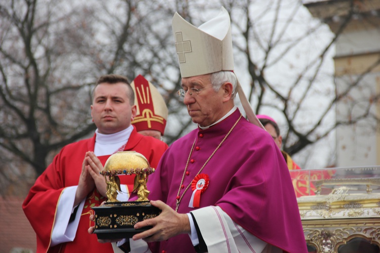 Uroczystości ku czci św. Wiktorii w Łowiczu - procesja