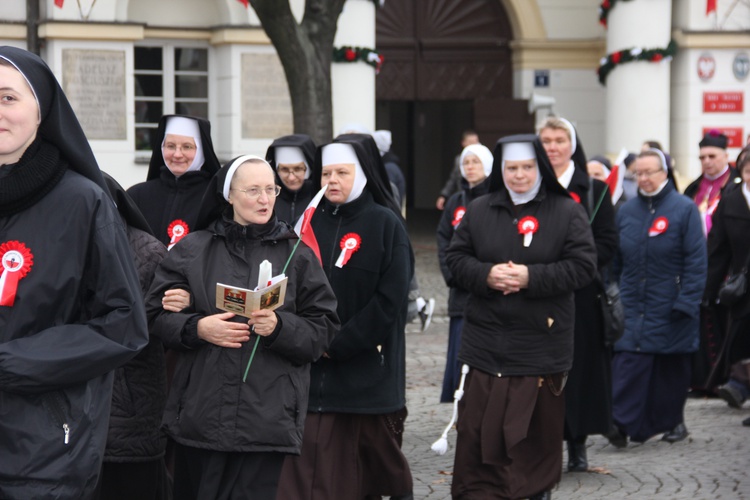 Uroczystości ku czci św. Wiktorii w Łowiczu - procesja