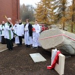 Uroczystość pobłogosławienia obelisku oraz zasadzenie dębu upamiętniających 100. rocznicę niepodległości Polski w Kortowie