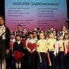 Uroczysty koncert rozpoczęto wspólnym odśpiewaniem hymnu Polski