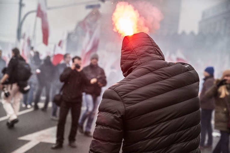Czerwona łuna nad Warszawą, czyli IX Marsz Niepodległości