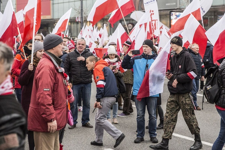 Czerwona łuna nad Warszawą, czyli IX Marsz Niepodległości