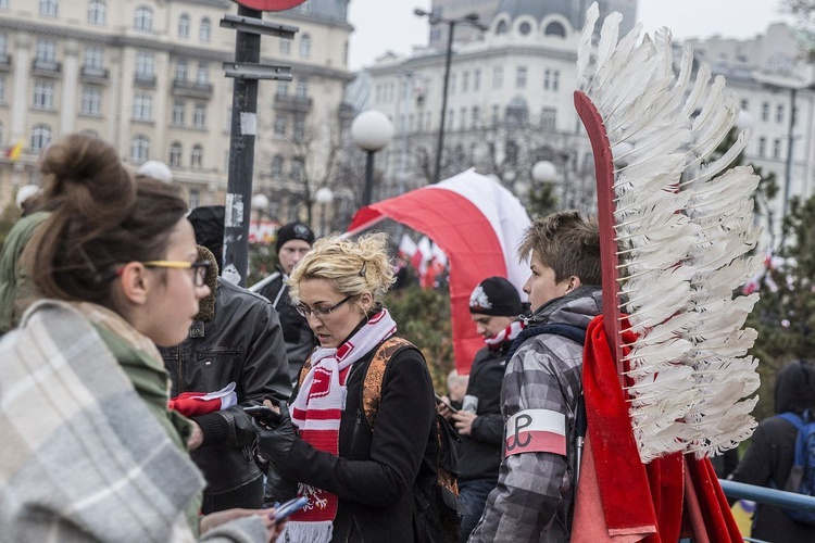 Czerwona łuna nad Warszawą, czyli IX Marsz Niepodległości