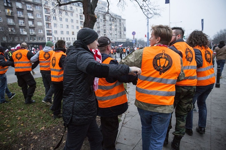 Czerwona łuna nad Warszawą, czyli IX Marsz Niepodległości