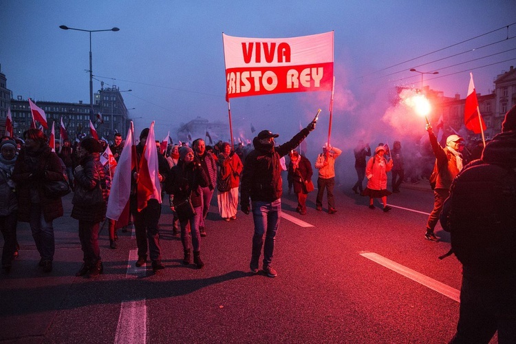 Czerwona łuna nad Warszawą, czyli IX Marsz Niepodległości