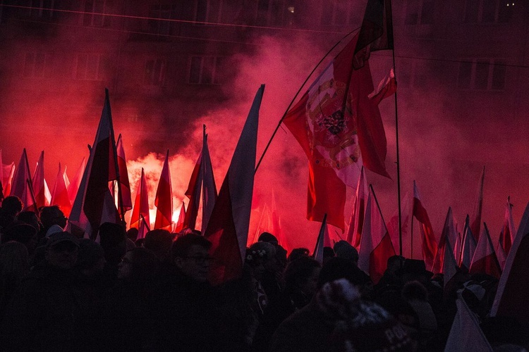 Czerwona łuna nad Warszawą, czyli IX Marsz Niepodległości