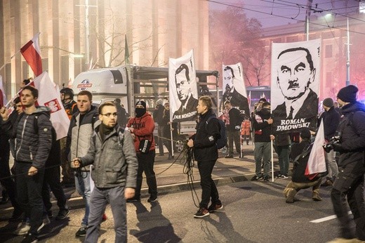 Czerwona łuna nad Warszawą, czyli IX Marsz Niepodległości