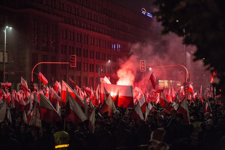 Czerwona łuna nad Warszawą, czyli IX Marsz Niepodległości