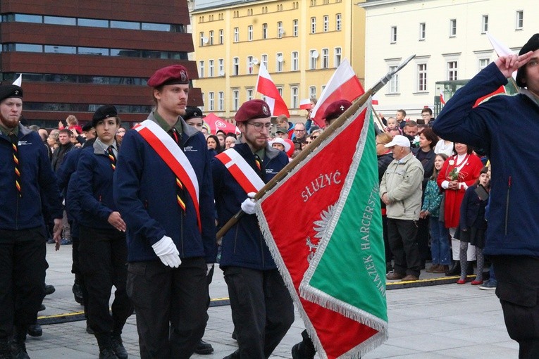 Radosna Parada Niepodległości cz. 5 (na pl. Wolności)