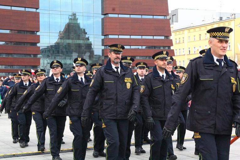 Radosna Parada Niepodległości cz. 5 (na pl. Wolności)