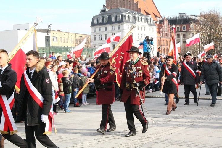 Radosna Parada Niepodległości cz. 5 (na pl. Wolności)